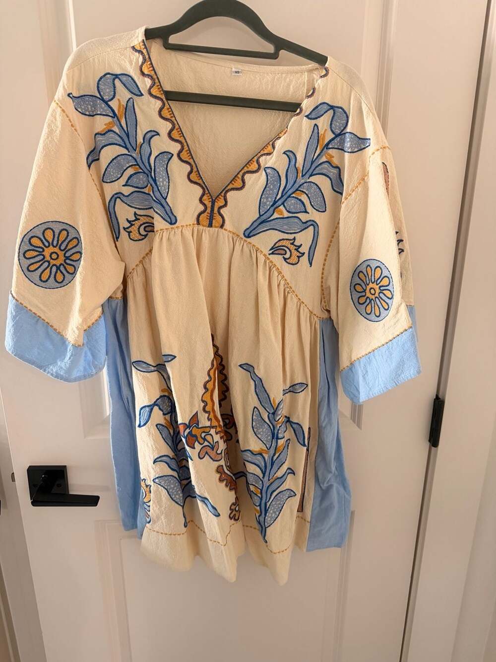 Embroidered Dress Size XS Ivory Blue